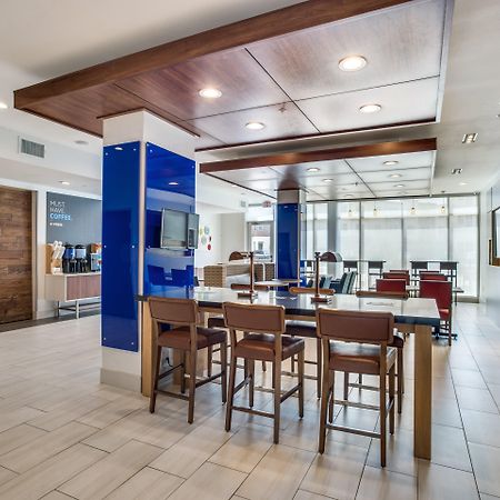 丹顿希尔顿花园酒店 登顿 外观 照片